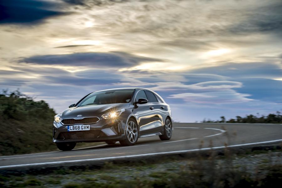  Kia ProCeed GT Line 2019 года  (UK) (фото 13 из 40)